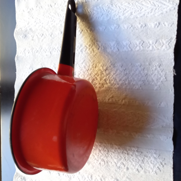 Vintage Orange Enamel sauce pan - Picture 3 of 5